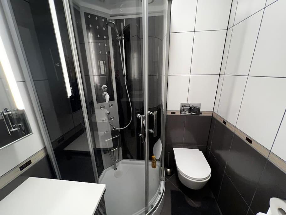 Porec, Tolle 3 Zi-Whg, Sehr Zentral, Top Zustand! Mit Internet Und W-Lan! Exterior foto